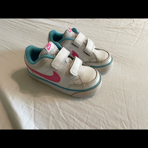 8c Nikes - Picture 2 of 2